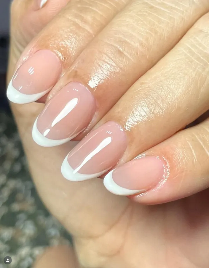 Manicure esmaltação vermelha premium em gel